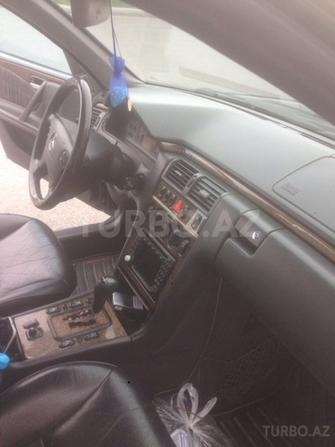 Mercedes E 240 1999, 240,000 km - 0.3 l - Bakı