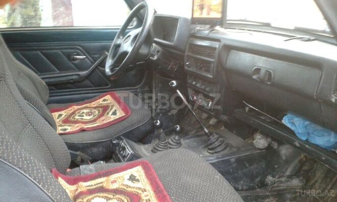 LADA (VAZ) Niva 1998, 175,000 km - 1.7 l - Quba