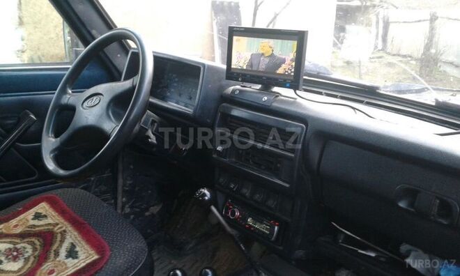 LADA (VAZ) Niva 1998, 175,000 km - 1.7 l - Quba