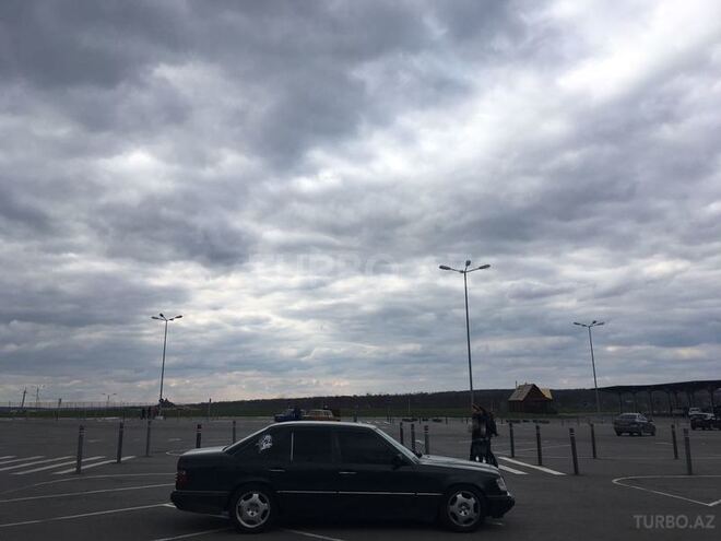 Mercedes E 220 1994, 400,000 km - 2.2 l - Bakı