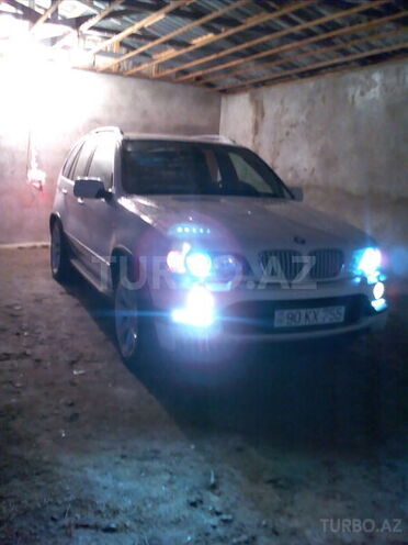 BMW X5 2000, 315,000 km - 4.4 l - Salyan