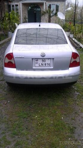 Volkswagen Passat 2003, 185,000 km - 1.8 l - Balakən