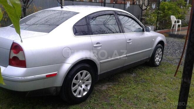 Volkswagen Passat 2003, 185,000 km - 1.8 l - Balakən