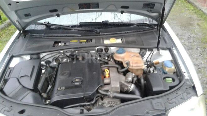 Volkswagen Passat 2003, 185,000 km - 1.8 l - Balakən