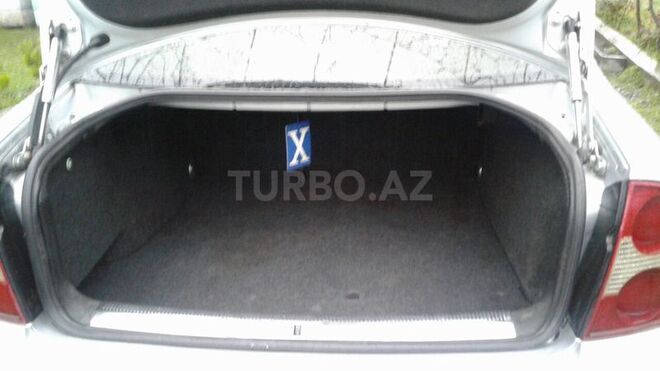 Volkswagen Passat 2003, 185,000 km - 1.8 l - Balakən