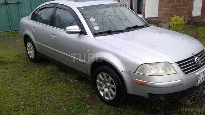 Volkswagen Passat 2003, 185,000 km - 1.8 l - Balakən