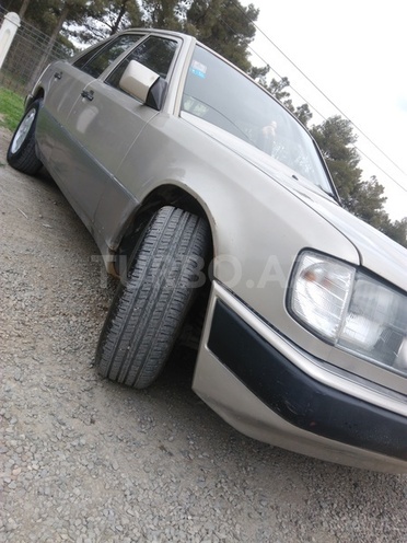 Mercedes E 230 1991, 368,000 km - 2.3 l - Bakı