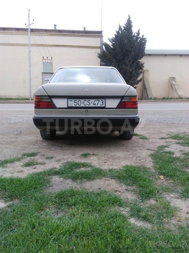 Mercedes E 230 1991, 368,000 km - 2.3 l - Bakı
