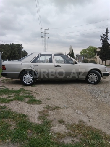 Mercedes E 230 1991, 368,000 km - 2.3 l - Bakı
