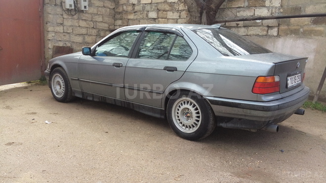 BMW 320 1993, 380,000 km - 2.0 l - Sumqayıt