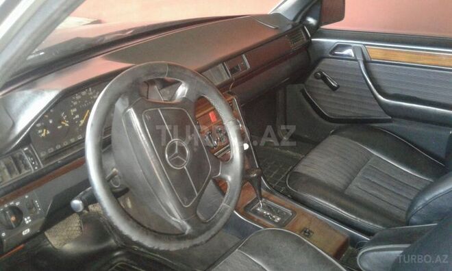 Mercedes E 230 1992, 330,000 km - 2.3 l - Sumqayıt