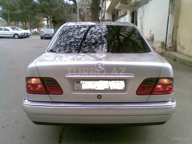 Mercedes E 240 1999, 258,000 km - 2.4 l - Bakı