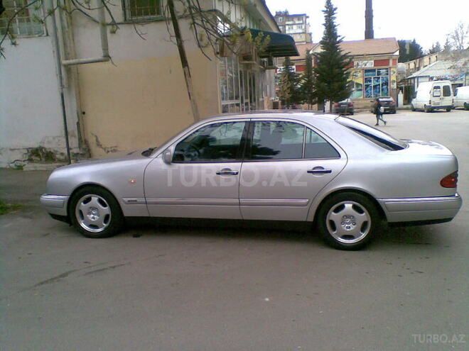 Mercedes E 240 1999, 258,000 km - 2.4 l - Bakı
