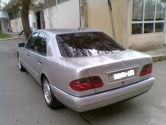 Mercedes E 240 1999, 258,000 km - 2.4 l - Bakı