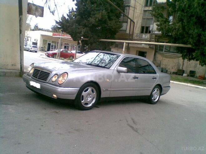 Mercedes E 240 1999, 258,000 km - 2.4 l - Bakı