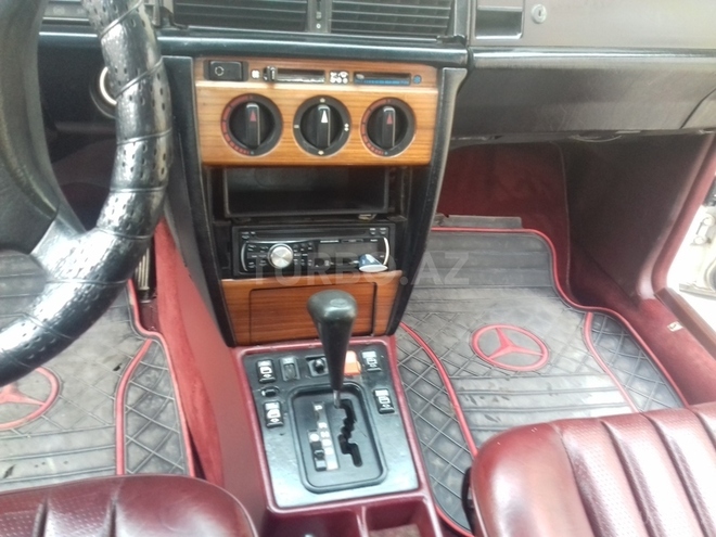 Mercedes 190 1993, 400,000 km - 2.0 l - Sumqayıt