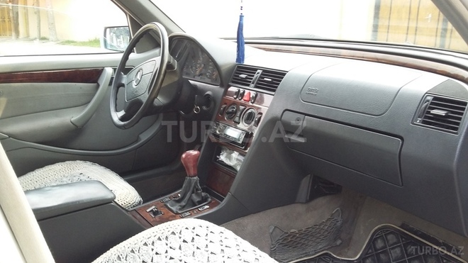Mercedes C 240 2000, 302,000 km - 2.4 l - Bakı