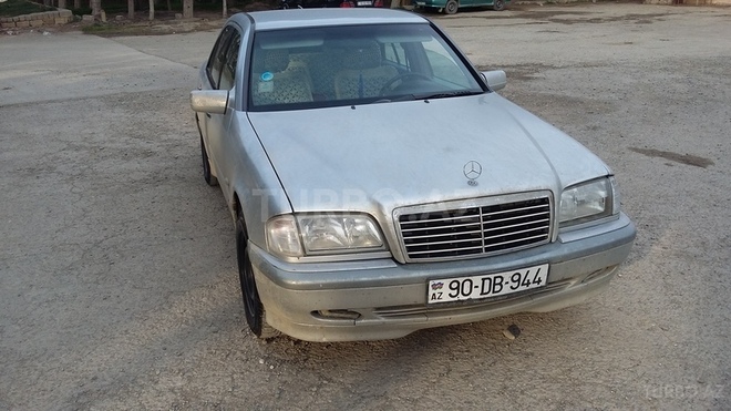 Mercedes C 240 2000, 302,000 km - 2.4 l - Bakı