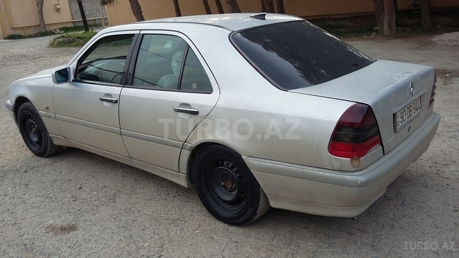 Mercedes C 240 2000, 302,000 km - 2.4 l - Bakı
