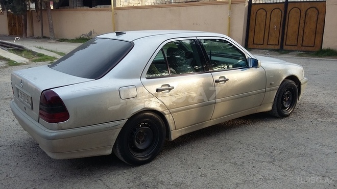 Mercedes C 240 2000, 302,000 km - 2.4 l - Bakı