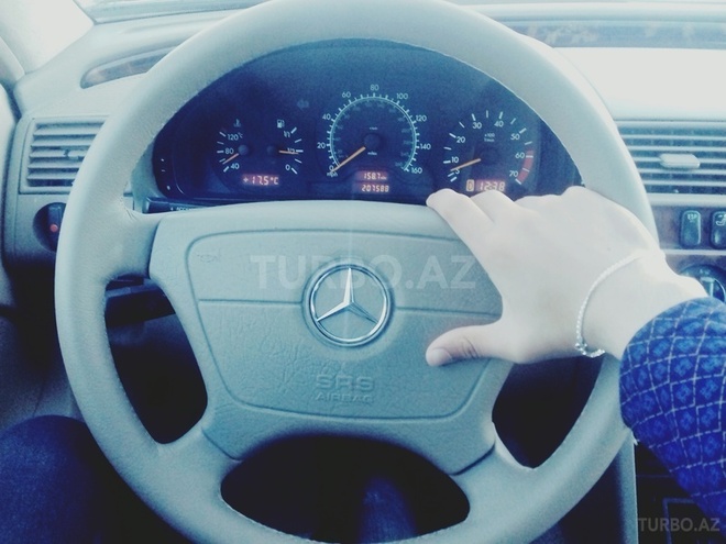 Mercedes C 230 2000, 207,000 km - 2.3 л - Bakı