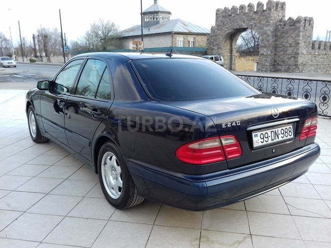 Mercedes E 240 2000, 278,000 km - 2.6 l - Bakı