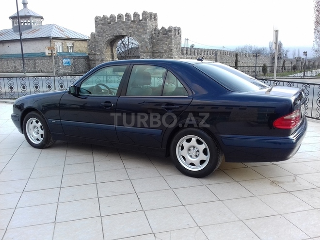 Mercedes E 240 2000, 278,000 km - 2.6 l - Bakı
