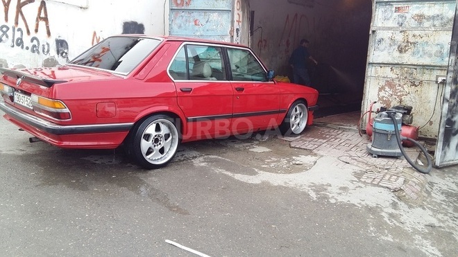 BMW 525 1984, 190,000 km - 2.5 l - Bakı