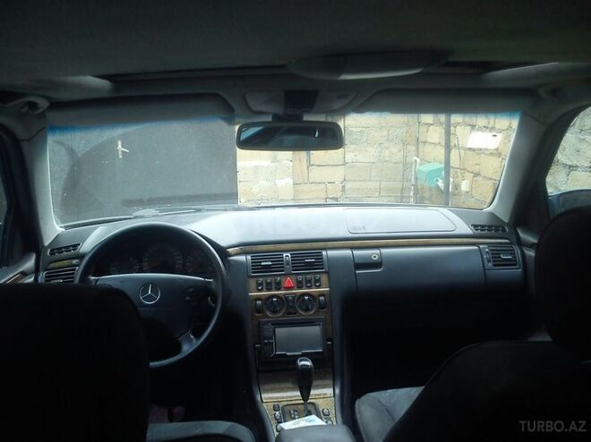 Mercedes E 240 2000, 199,224 km - 2.4 l - Bakı