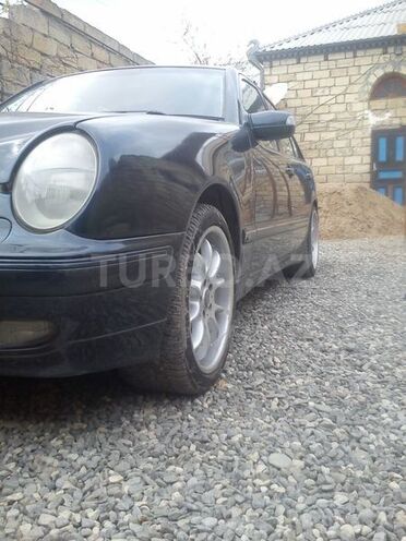 Mercedes E 240 2000, 199,224 km - 2.4 l - Bakı