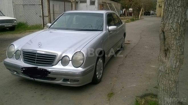 Mercedes E 270 2001, 276,000 km - 2.7 л - Bakı