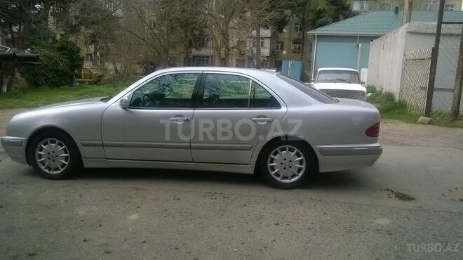 Mercedes E 270 2001, 276,000 km - 2.7 л - Bakı