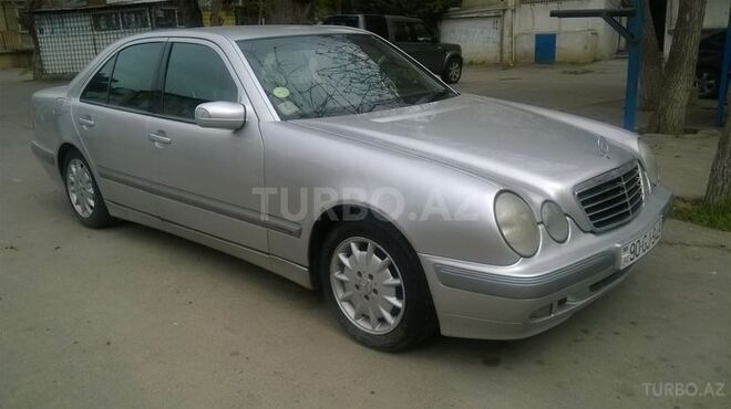 Mercedes E 270 2001, 276,000 km - 2.7 л - Bakı