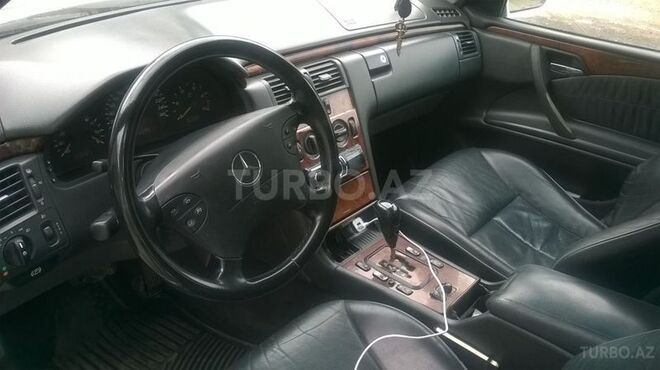 Mercedes E 270 2001, 276,000 km - 2.7 л - Bakı