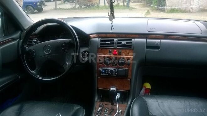 Mercedes E 270 2001, 276,000 km - 2.7 л - Bakı