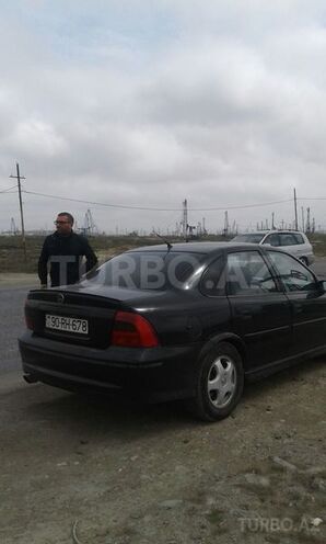 Opel Vectra 1999, 300,000 km - 1.6 l - Sumqayıt