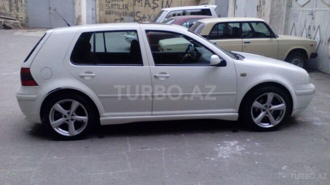 Volkswagen Golf 1999, 140,000 km - 2.3 l - Bakı