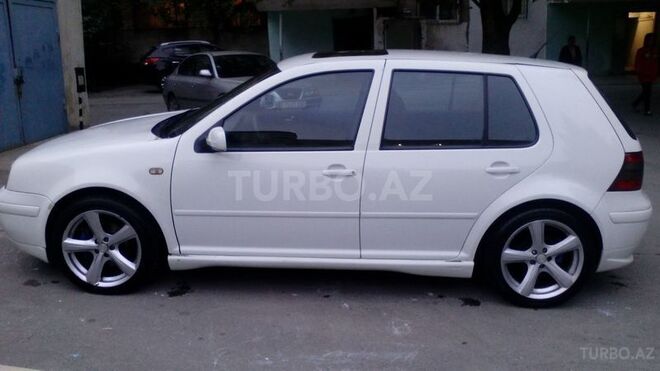 Volkswagen Golf 1999, 140,000 km - 2.3 l - Bakı