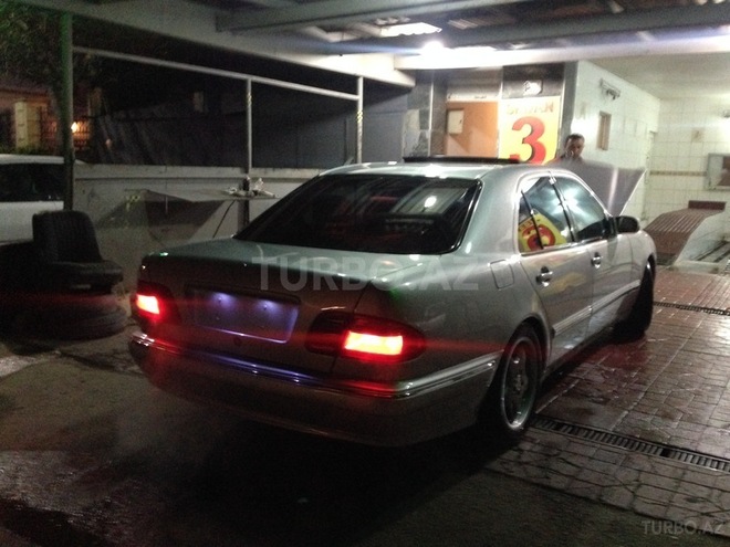 Mercedes E 240 2000, 176,666 km - 2.4 l - Bakı