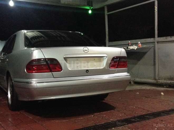Mercedes E 240 2000, 176,666 km - 2.4 l - Bakı