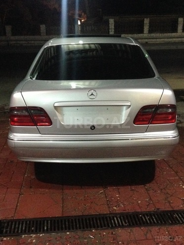 Mercedes E 240 2000, 176,666 km - 2.4 l - Bakı