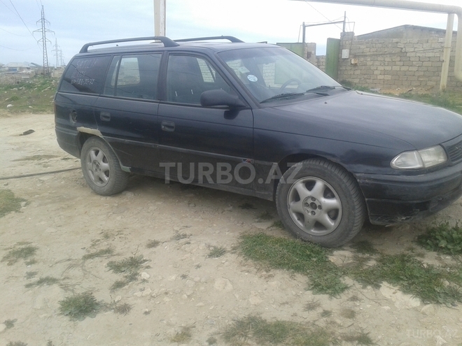 Opel Astra 1996, 200,000 km - 1.6 l - Bakı