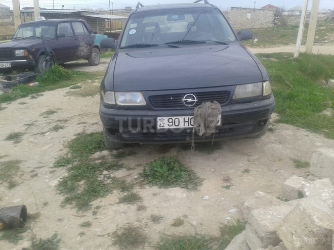 Opel Astra 1996, 200,000 km - 1.6 l - Bakı