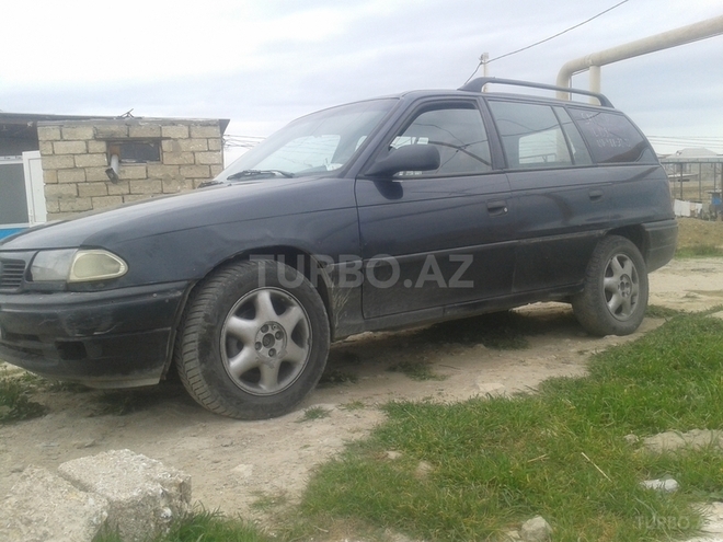 Opel Astra 1996, 200,000 km - 1.6 l - Bakı