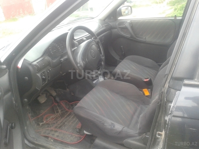 Opel Astra 1996, 200,000 km - 1.6 l - Bakı