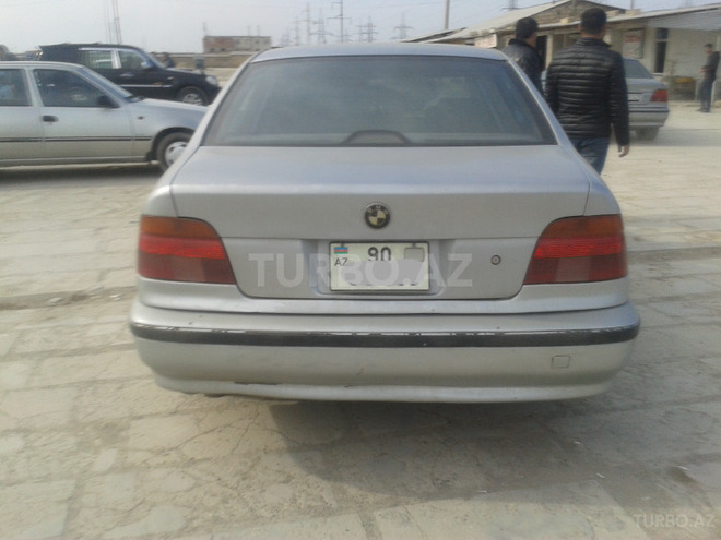 BMW 528 1998, 300,000 km - 2.8 l - Sumqayıt