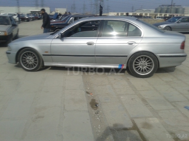 BMW 528 1998, 300,000 km - 2.8 l - Sumqayıt
