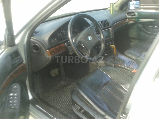 BMW 528 1998, 300,000 km - 2.8 l - Sumqayıt