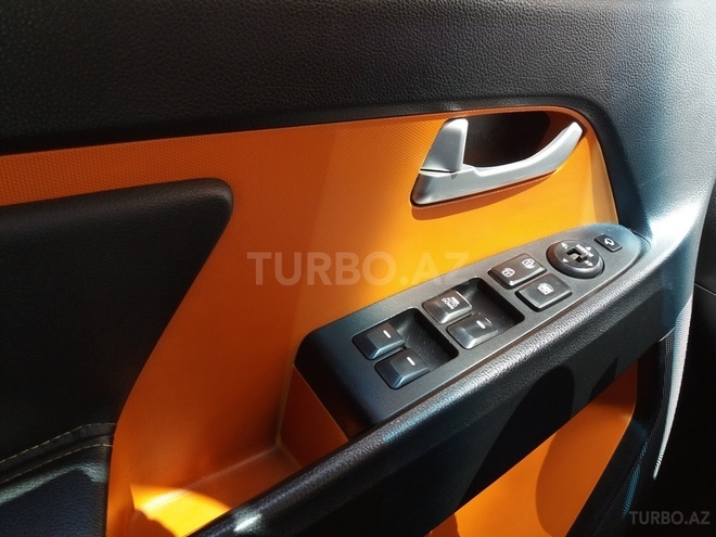 Kia Sportage 2011, 105,000 km - 2.0 l - Bakı