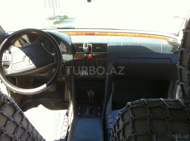Mercedes C 180 1995, 300,457 km - 1.8 l - Siyəzən